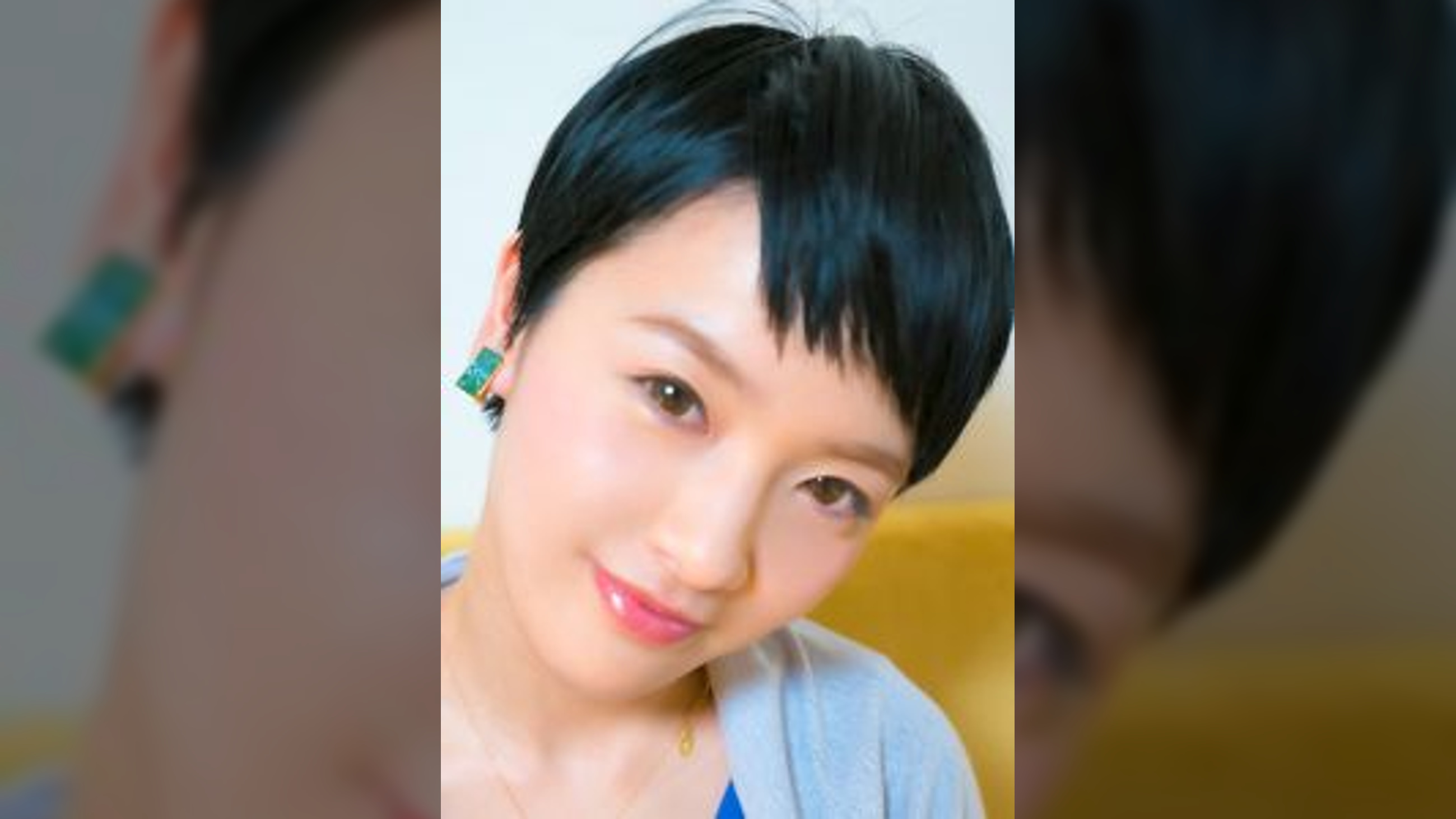 ショートカットの似合うあやさんフリーター（20歳）