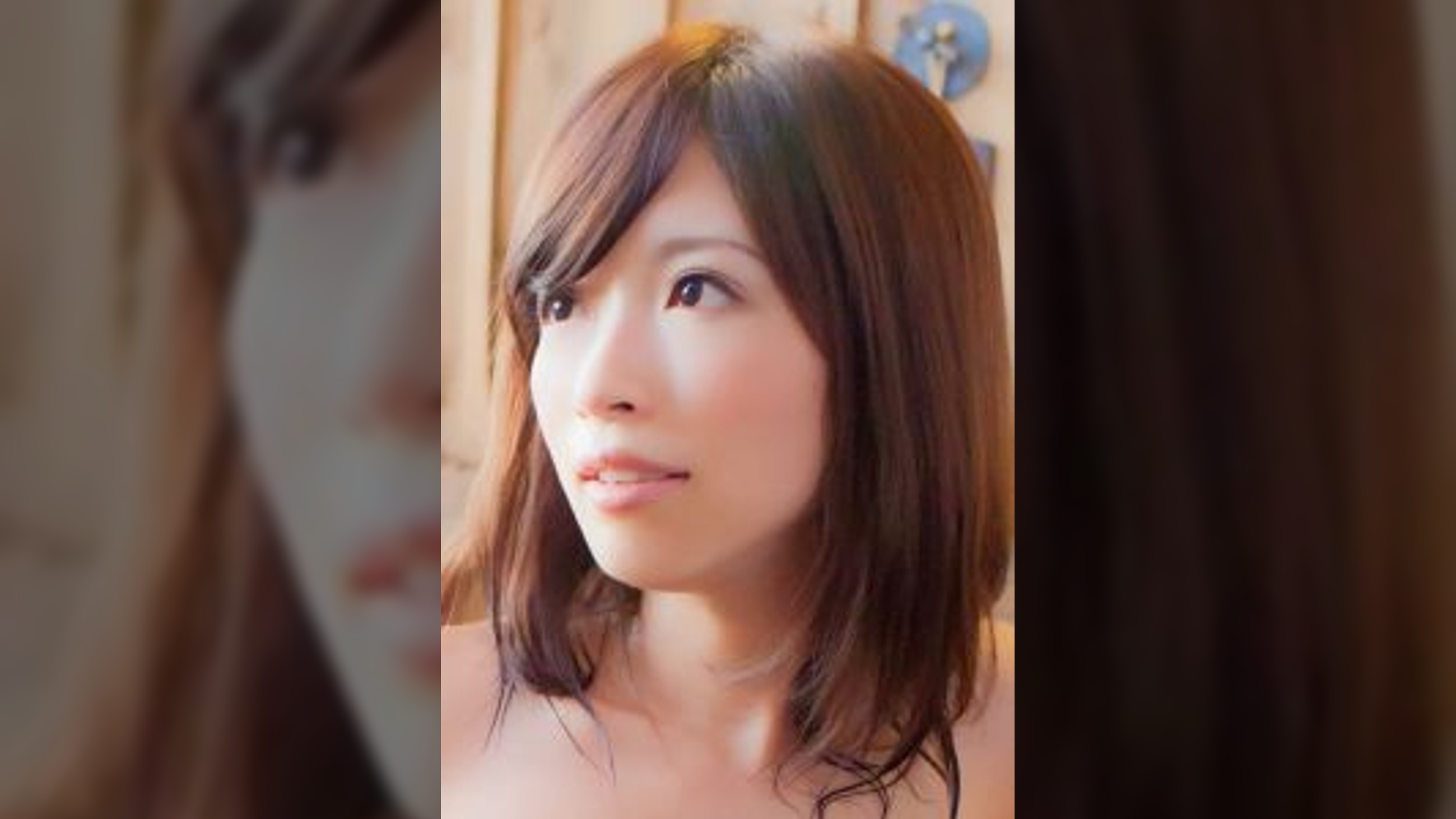 人妻の葵さんと露天風呂で混浴！「先に入ってて・・・後から行くから。恥ずかしいから」湯船につかりながら人妻が服を脱ぐ姿をガン見チェックで至福のひととき。なんていい眺めでしょうか！あれ！ピンク色のTバックですか！けしからん！