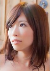 人妻の葵さんと露天風呂で混浴！「先に入ってて・・・後から行くから。恥ずかしいから」湯船につかりながら人妻が服を脱ぐ姿をガン見チェックで至福のひととき。なんていい眺めでしょうか！あれ！ピンク色のTバックですか！けしからん！