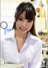 ゆなさん　２０歳　カフェ店員