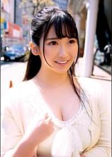 かなこさん　２３歳　胸元が開いた服着て歩く欲求不満のＦ乳奥さま