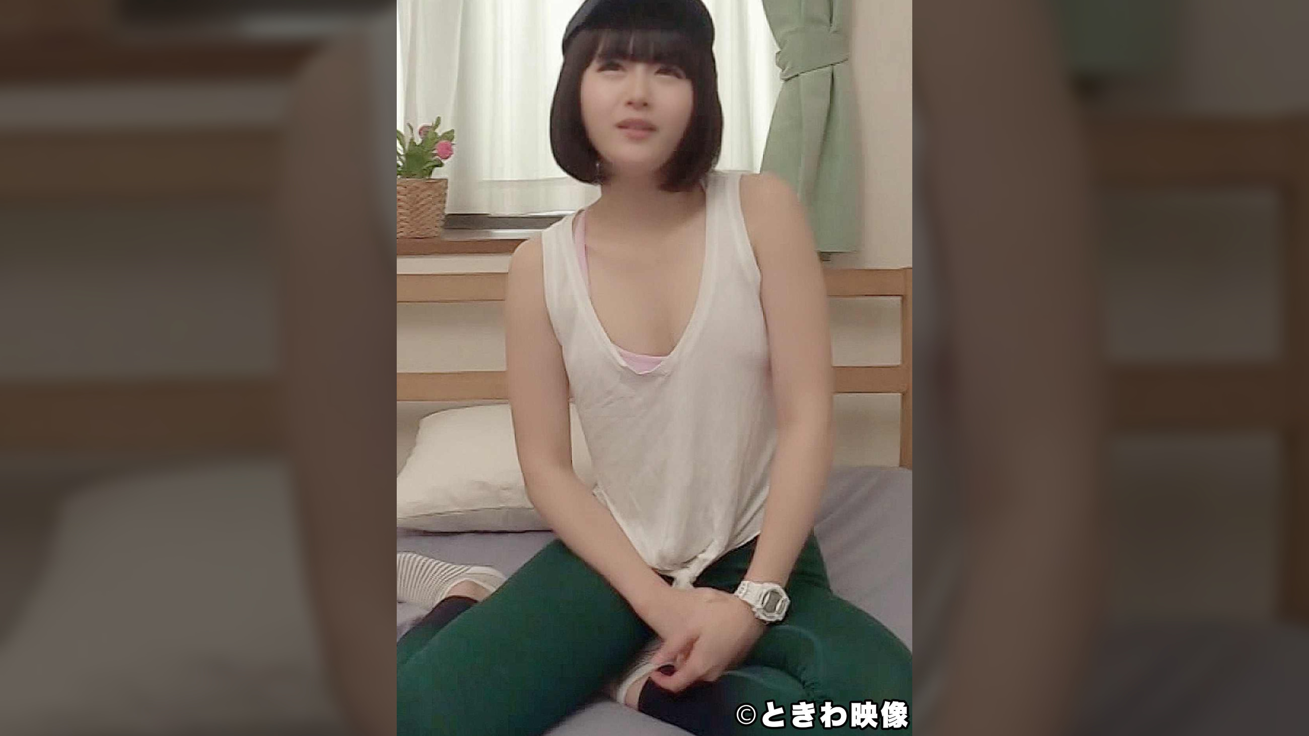ピタッとしたスパッツを履いてジョギングをしていた女子を部屋に連れ込み電マでマッサージからのナマチン挿入で中出し！
