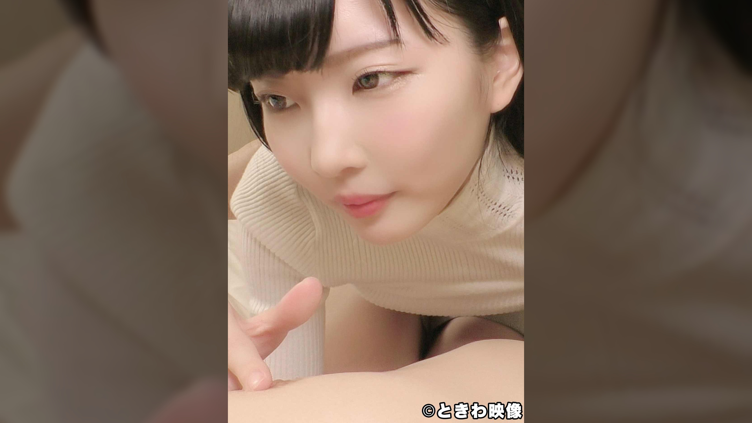 敏感でスレンダーな自撮り女子大生のパイパンなおマ〇コにドビューっと中出し！
