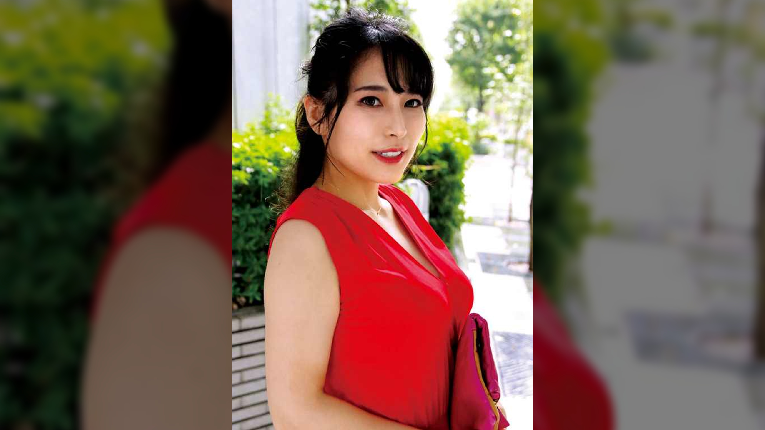 清楚な顔してワンピースの下にはドエロい下着を身に付けてるギャップが激しい奥さま。