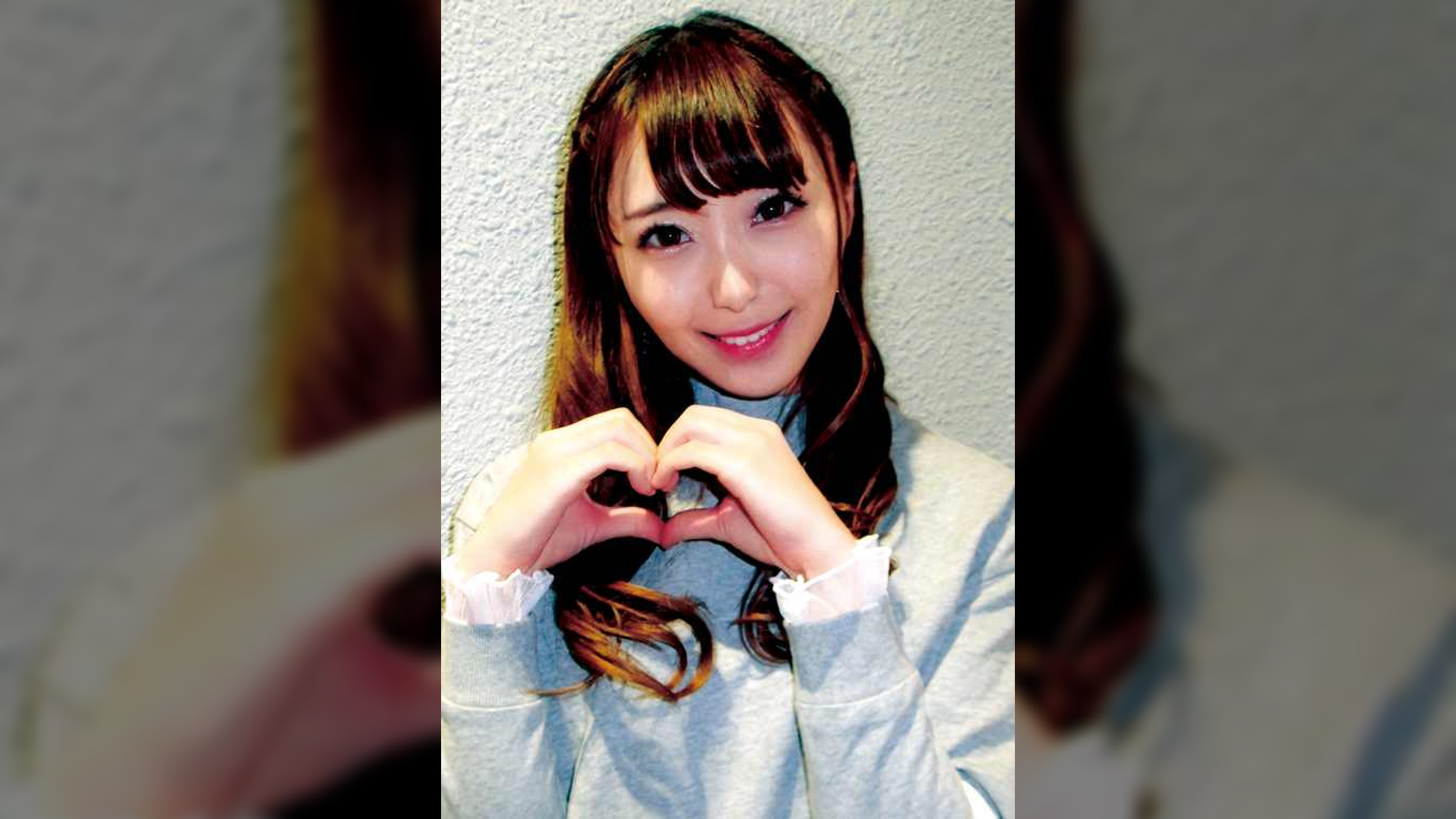 笑顔がステキなスレンダー美女。こう見えて年上男性がめっちゃ好きな甘えん坊女子大生！Ｙ字開脚がスゴいことに！