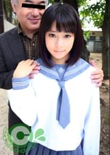 エッチな●●美少女がオジサンにお股をおっ拡げてカチカチ中年チ○ポを膣奥まで咥え込み、飢えてる激しいピストン挿入を受け止めるセックス！