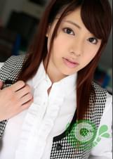年若いOLが●●姿のまま職場で中年オヤジにセックスさせて悦びまくって大変ですっ！