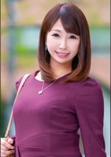 潮吹きまくりのイキまくり！セックス大好き美顔妻と同時イキ中出し性交