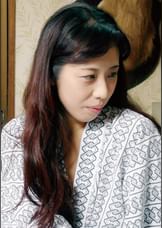 真子 (43歳)甥に入浴を覗かれて…