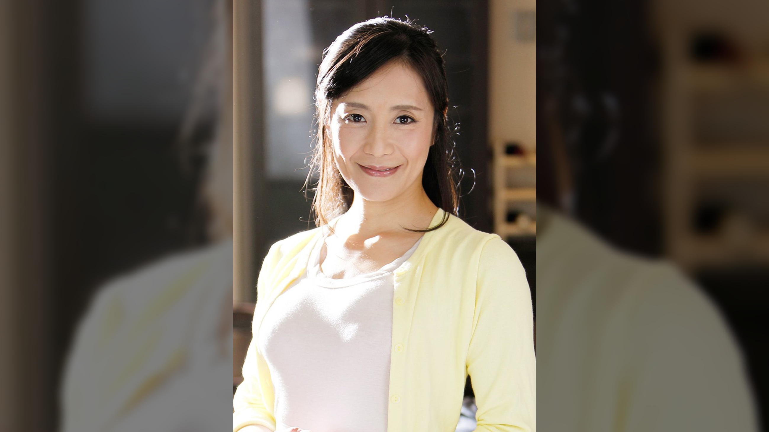 里枝子(46歳)汗だくのシャツで…