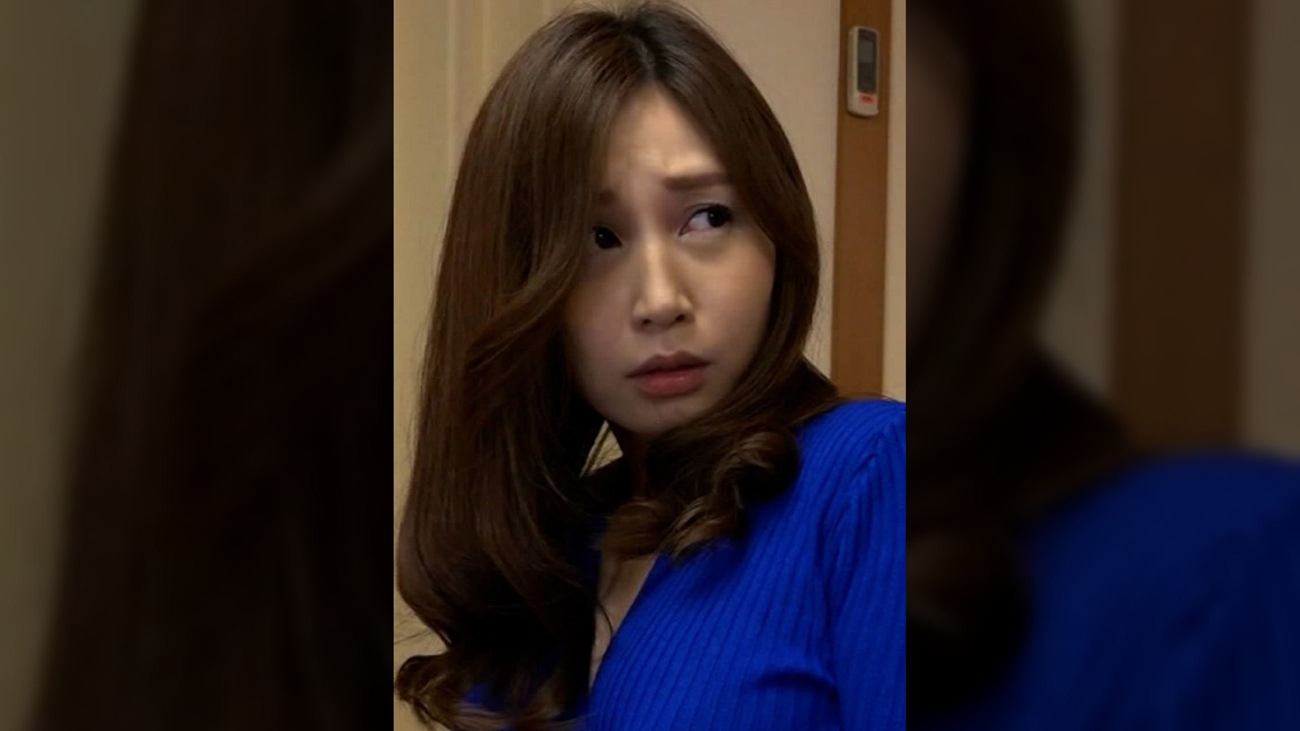 お母さんの元彼なんか見たくない！母への愛を口にするムスコは激しくキスを貪り、戸惑いながらもムスコの愛を受け入れていき、貪るように舐め合い、抱き合い母とムスコの背徳行為はエスカレートし中出し交尾となる！