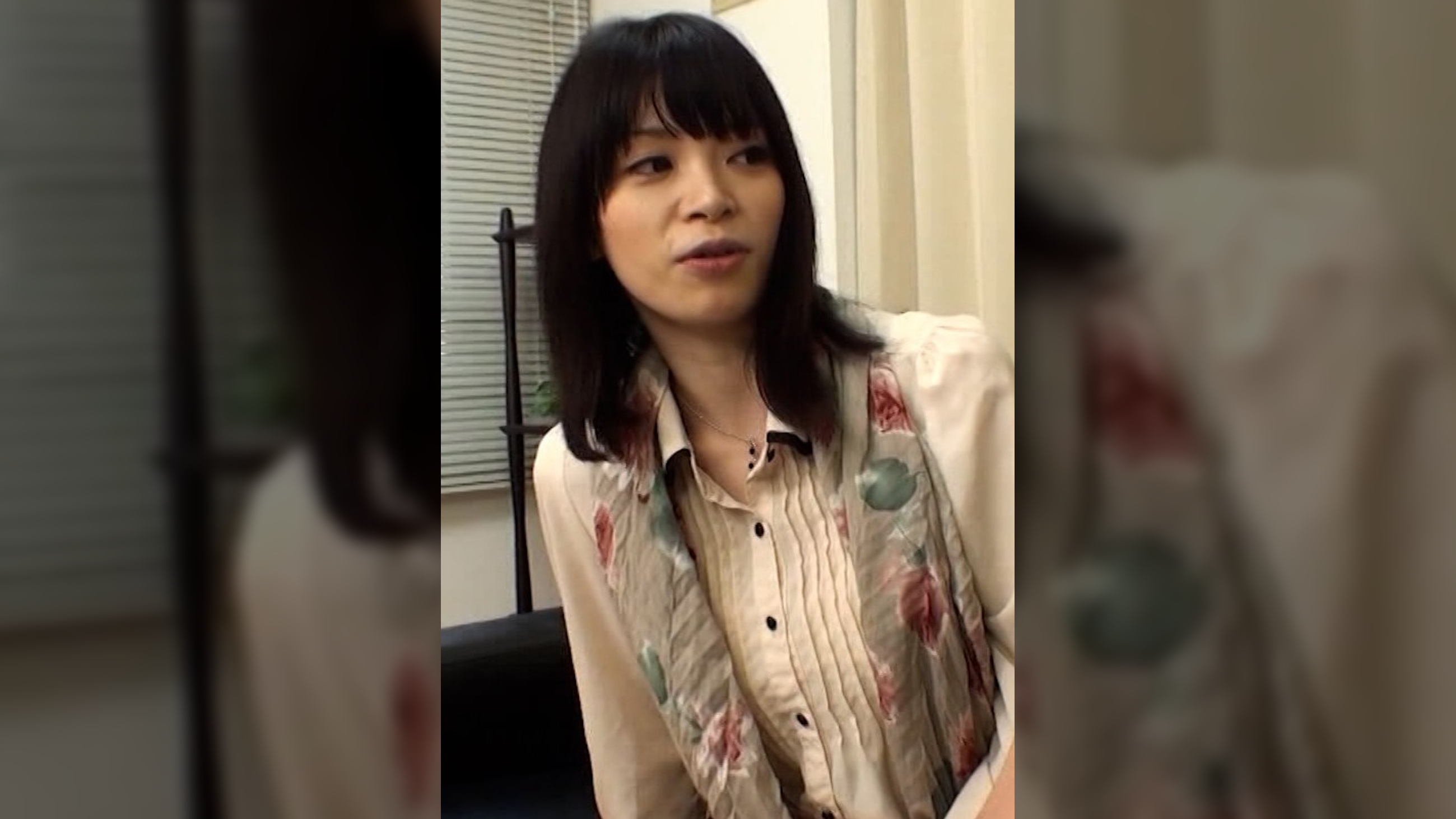 街ゆく奥様に高額謝礼を餌に声を掛け若いフル勃起チ〇ポを見せつける、エッチが久々の奥様は我慢の限界を突破！？ちょっと強引な生挿入にも喘ぎ声が止まらない！！