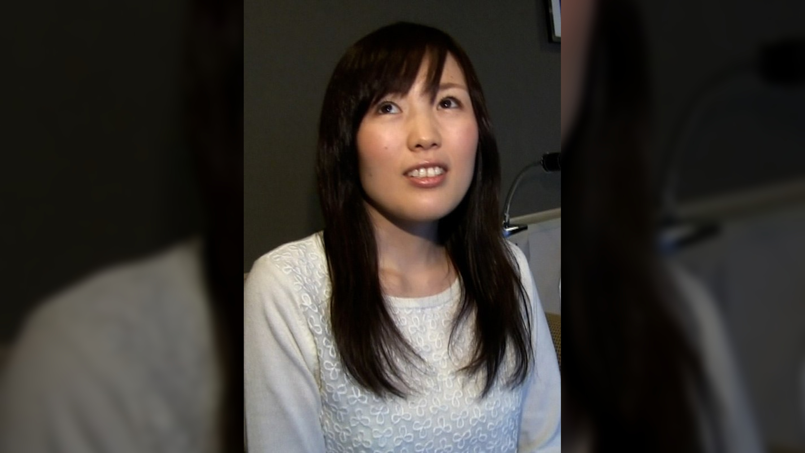 年を取る毎に性的欲求が増大していくスレンダー美ボディの熟女さん！電マで潮を漏らし激しく腰を動かす本能で感じまくる淫乱熟女SEX