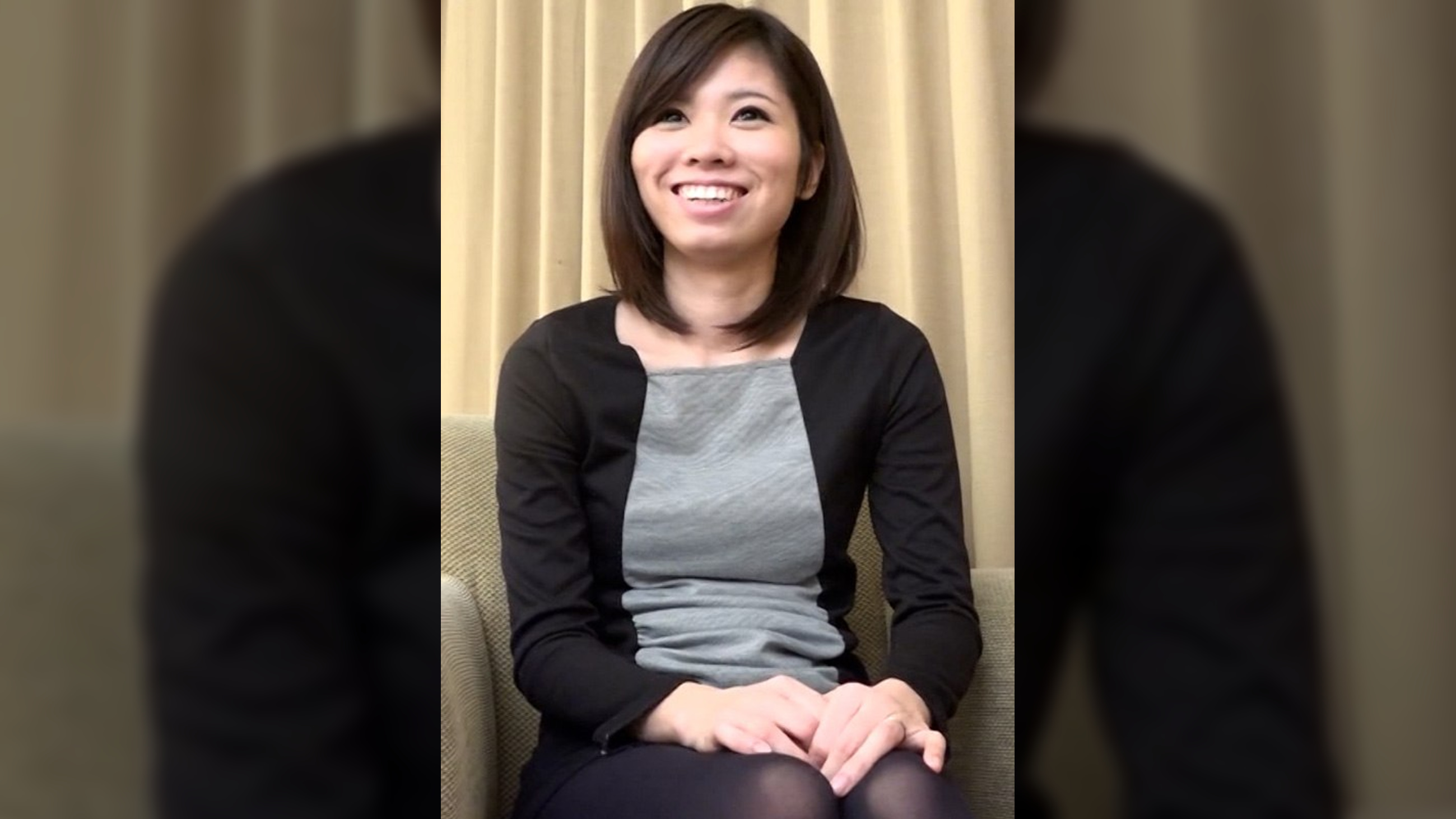 エロ系の撮影に騙されてついて来た美脚奥さんの下着拝見！バイト料アップで快感アップ！