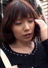 街ゆく奥様に高額謝礼を餌に声を掛け若いフル勃起チ〇ポを見せつける、エッチが久々の奥様は我慢の限界を突破！？ちょっと強引な生挿入にも喘ぎ声が止まらない！！