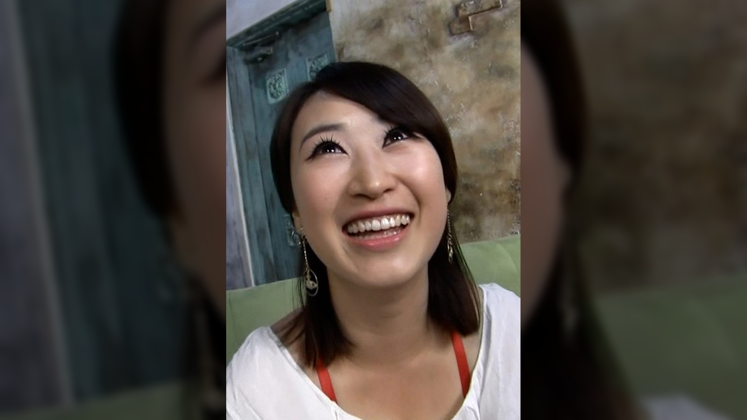 韓国の街角でナンパした韓流娘は日本のAV好き！！どスケベ丸出しな推定Eカップ巨乳を揺らし快楽SEX！