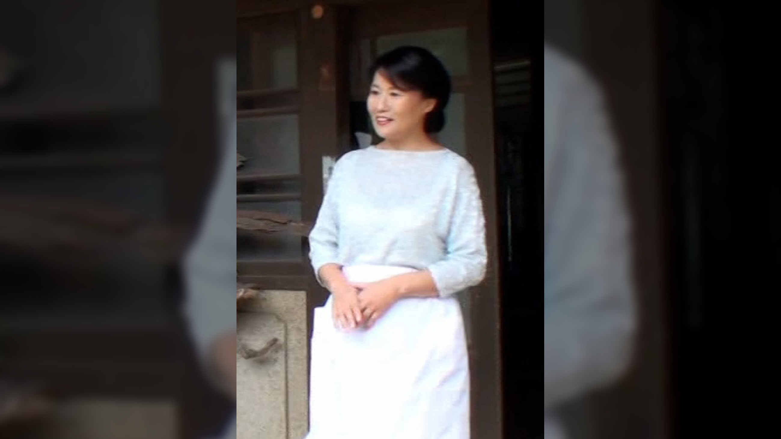 群馬の山奥に暮らす熟女さんが雑誌に応募した事とは…AV出演の依頼を受けて向かった先で待っていたのは昔ながらの大きなお家に暮らす五十路熟女！