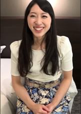 脚の綺麗な若奥様、謝礼と電マで大開脚の大噴射⁉喘ぎ声が止まらない!!