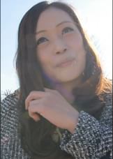 旦那とは家庭内別居で数年間セックスレスだったと⁉どこにでもいそうな幸薄そうな熟女さんが人生変えてみようとAV出演！
