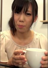 恥ずかしがりやの生保レディの欲求不満若奥様に生で挿入して綺麗な顔に白濁汁をぶっかけ！