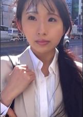 先輩女性と同行営業中二人にインタビュー！先輩にSEXを教えて下さいと後輩童貞が切実なお願い！先輩の前でチ●ポをポロッ！謝礼で手伝いフェラ、素股で彼女ができた時の予行演習！