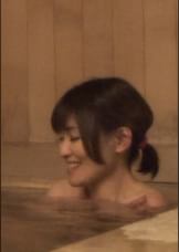 旅先で出会った男女、露天風呂で絡み合うカラダとカラダ！恥ずかしいと言いながらあそこは興奮を隠せずトロトロに愛液を滴らせ他人棒の中出し本気SEX