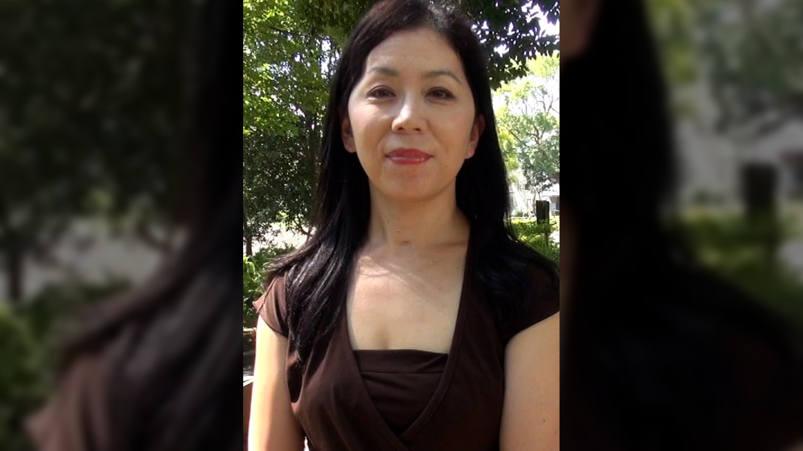 ごく普通の可愛らしい還暦熟女さんが旦那の浮気をきっかけにAVに出演！積もりに積もった欲求不満を炸裂させやる気満々で快感に●いしれ淫乱熟女に豹変!!