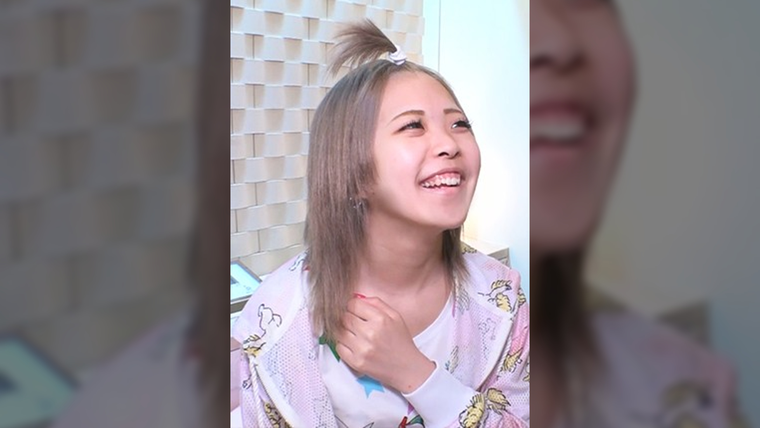 彼氏と別れて欲求不満な女●●生と3Pしちゃいました