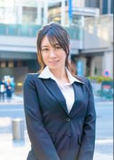 医療品卸会社勤務7年目 雪乃さん29歳　ビジネス用のしっかりメイクとこの日の為に選び着けてきたピンクのＴバックがエロすぎるSEXモンスター！君に決めた！！