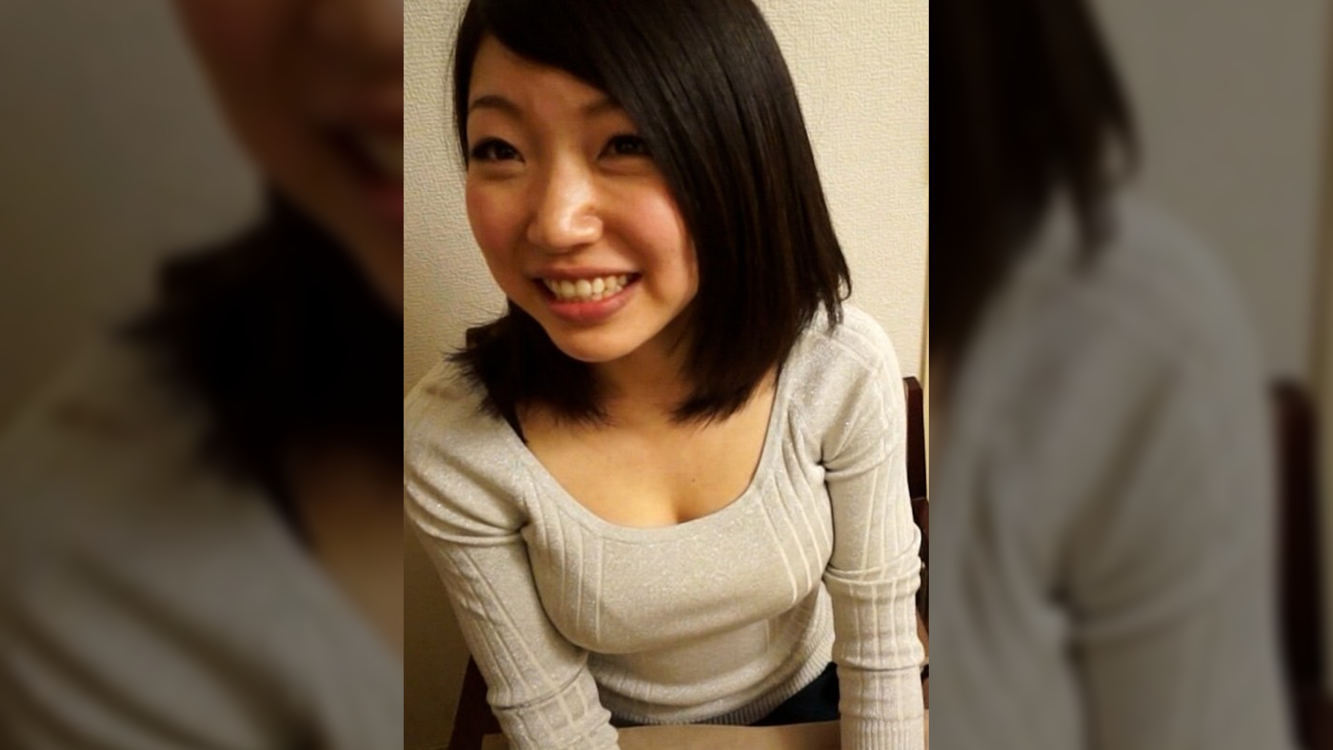 何事にも早い旦那に不満たらたらの真面目そうな保険外交員の人妻さん。保険の契約前に欲求不満解消の淫乱ハメまくりSEX！