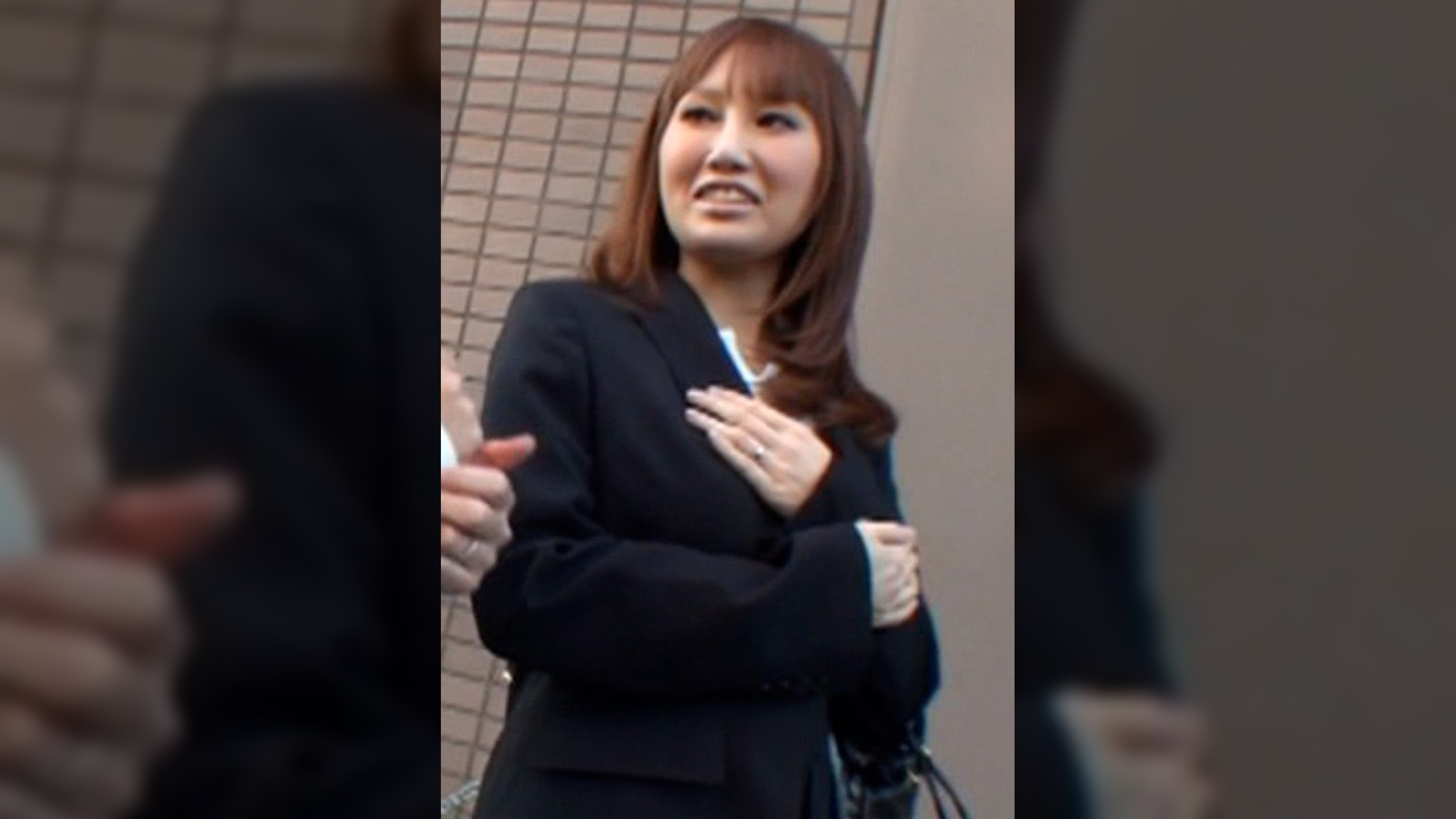 街角奥様レズナンパ！女性同士で警戒心ゼロでエッチな行為を受け入れレズプレイにイキ果てる！