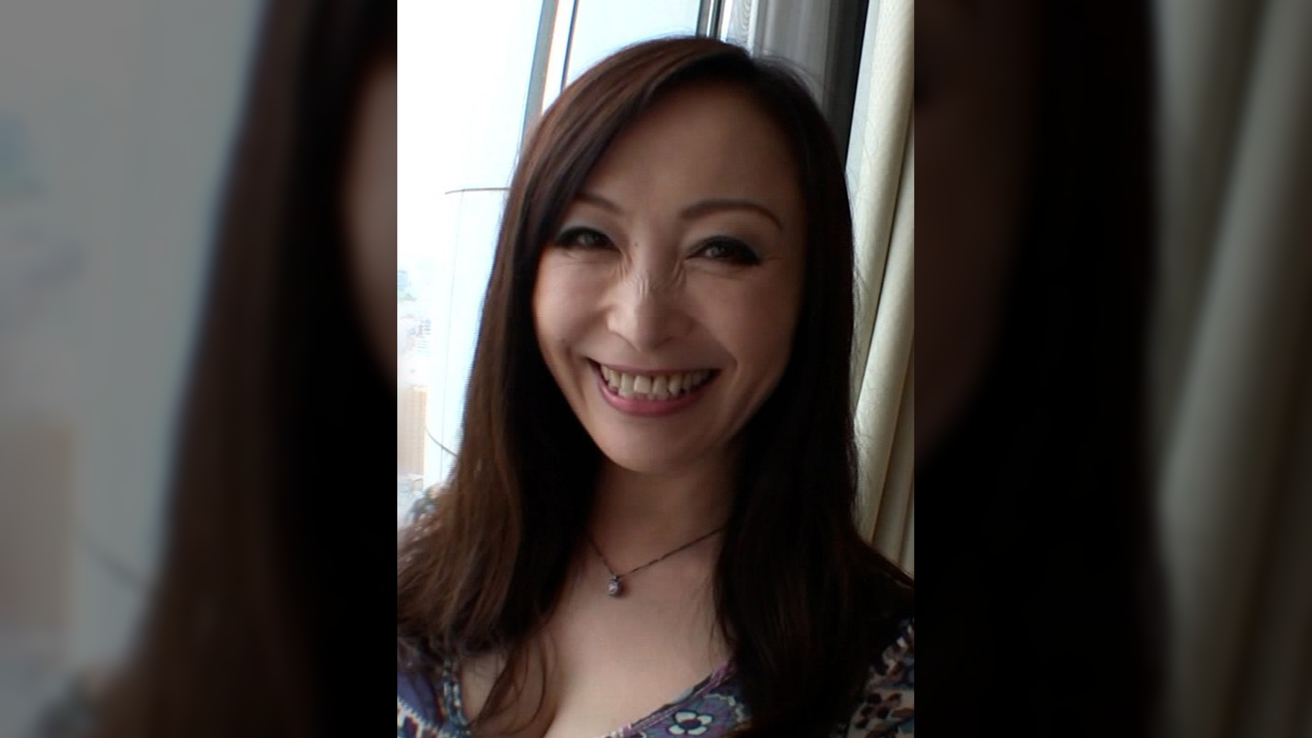エロさが滲むフェロモン系セレブ熟女!セフレが3人いるだけあってひたすらエロい!男優もタジタジのエロさ爆発の野●交尾にたっぷり中出し!