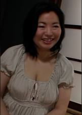 Gカップ爆乳を持て余す黒髪童顔五十路熟女!乱暴にカラダを弄られ強烈な快感に●いしれるドM熟女の息も絶え絶えな絶頂イキSEX!