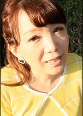 王子様と恋をしたいと夢見る熟女が生活の為にAV出演⁉押しに弱い熟女に激突き快楽トリップで中出しSEX!