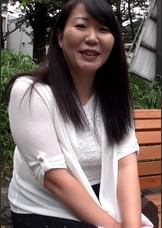 性欲は旺盛だけどセックスレス⁉その寂しさをAVで埋めようと出演の控え目熟女の本能丸出し中出しSEX！