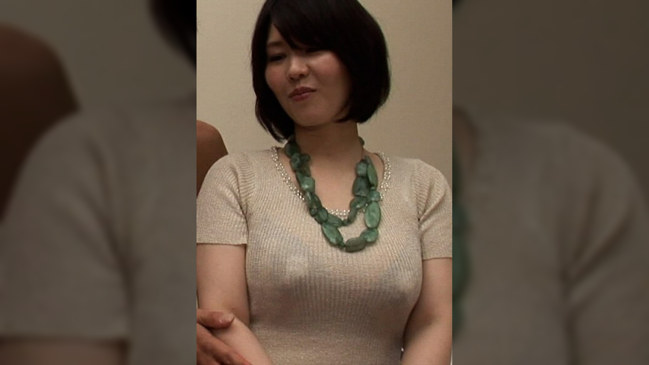 母娘のふたりをナンパ！狙いは欲求不満の熟女！母親をホテルに○れ込み性癖全開淫乱SEX！