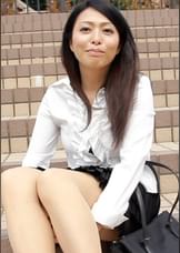 ビッチ丸出し美熟女の快楽トリップ中出しSEX!~プライベートのSEXだと奉仕しなくちゃいけないからAV出演で気持ちいいこといっぱいされたいな~