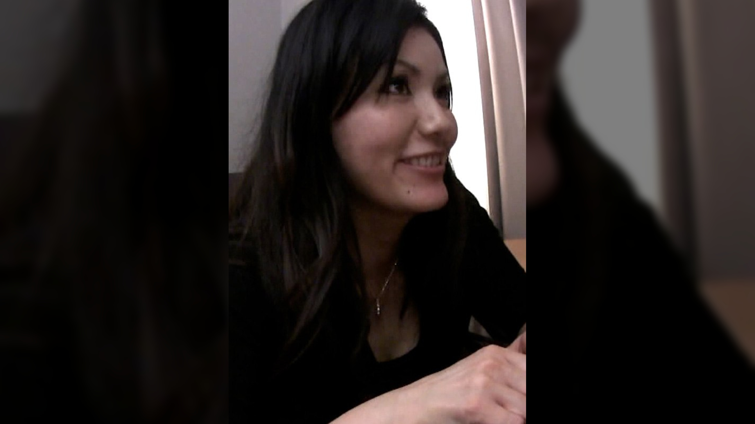 街行く綺麗なセレブ妻をアンケートとホテルに誘って…流されハメ撮りSEX！魔が差したセレブ妻！
