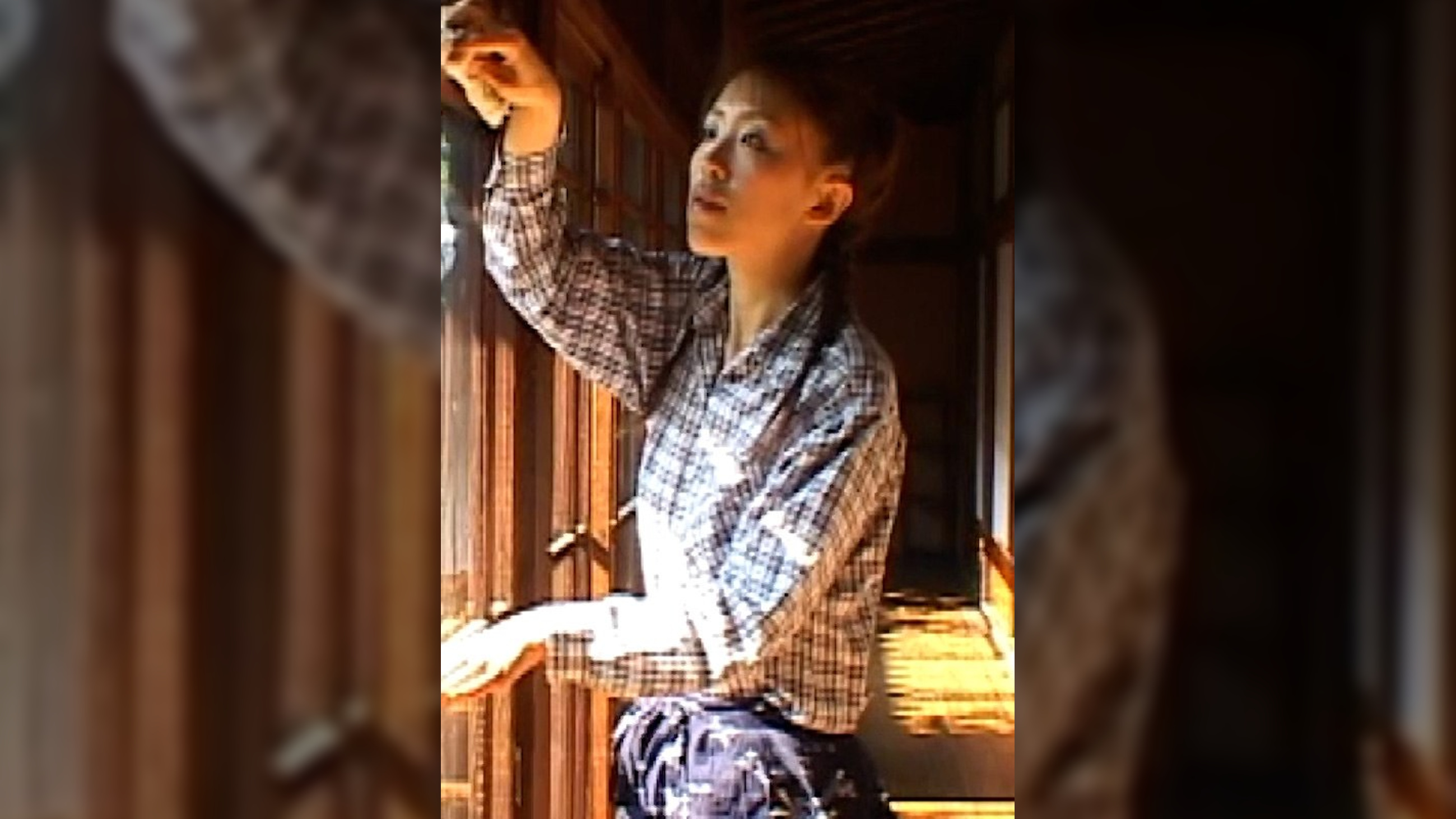 昭和初期、田舎の大地主の若旦那夫婦と女中の卑猥な情事。