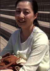 控えめ熟女がカラダを持て余してAV出演で殻を破ってイキ狂う受精SEX！