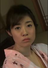 温泉旅館ナンパに…旦那が先に●てしまい拗ねてナンパについて行ってしまった若妻さん！