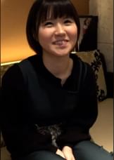カフェでめっちゃパンを食べる黒髪ショートヘアーの美●女と個撮テイでラブホでハメ撮り交尾！
