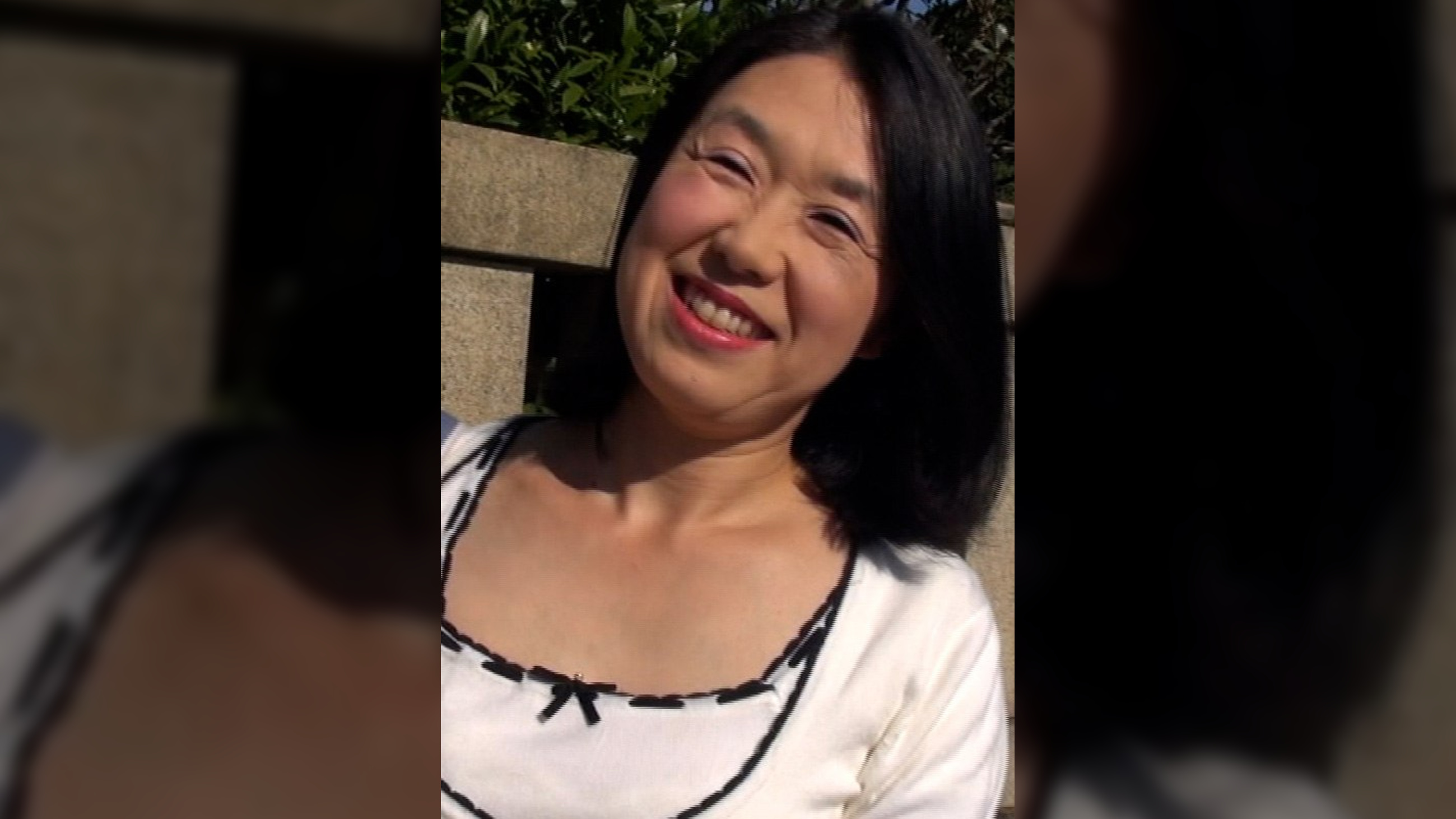 満面の笑みでインタビューを受ける熟女さんの初撮りAV出演！ムラムラした気持ちが抑えきれずに昇天SEX！