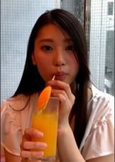 押しに弱いと言う透明感ある美少女にガンガン押してホテルにイン！見た目は気が強そうなのに話すと柔らかく天然感もありカラダの感度良すぎの「あぁぁぁきもちいい～～」