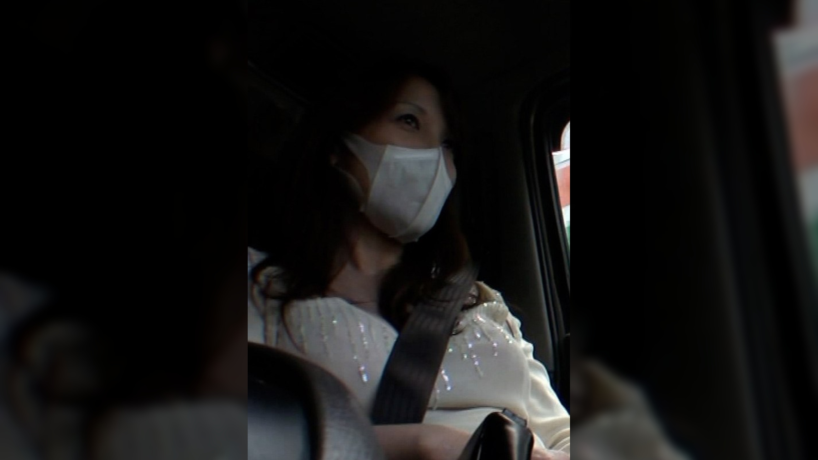 快楽の世界を味わいたい!旦那とはセックスレスで欲求不満の五十路熟女がカメラの前で快楽に没入してガチイキSEX!