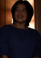 SEXの匂いのしない地味目な熟女がAV出演⁉エッチしてる姿が想像できない熟女の潮垂れ流しのエロギャップSEX