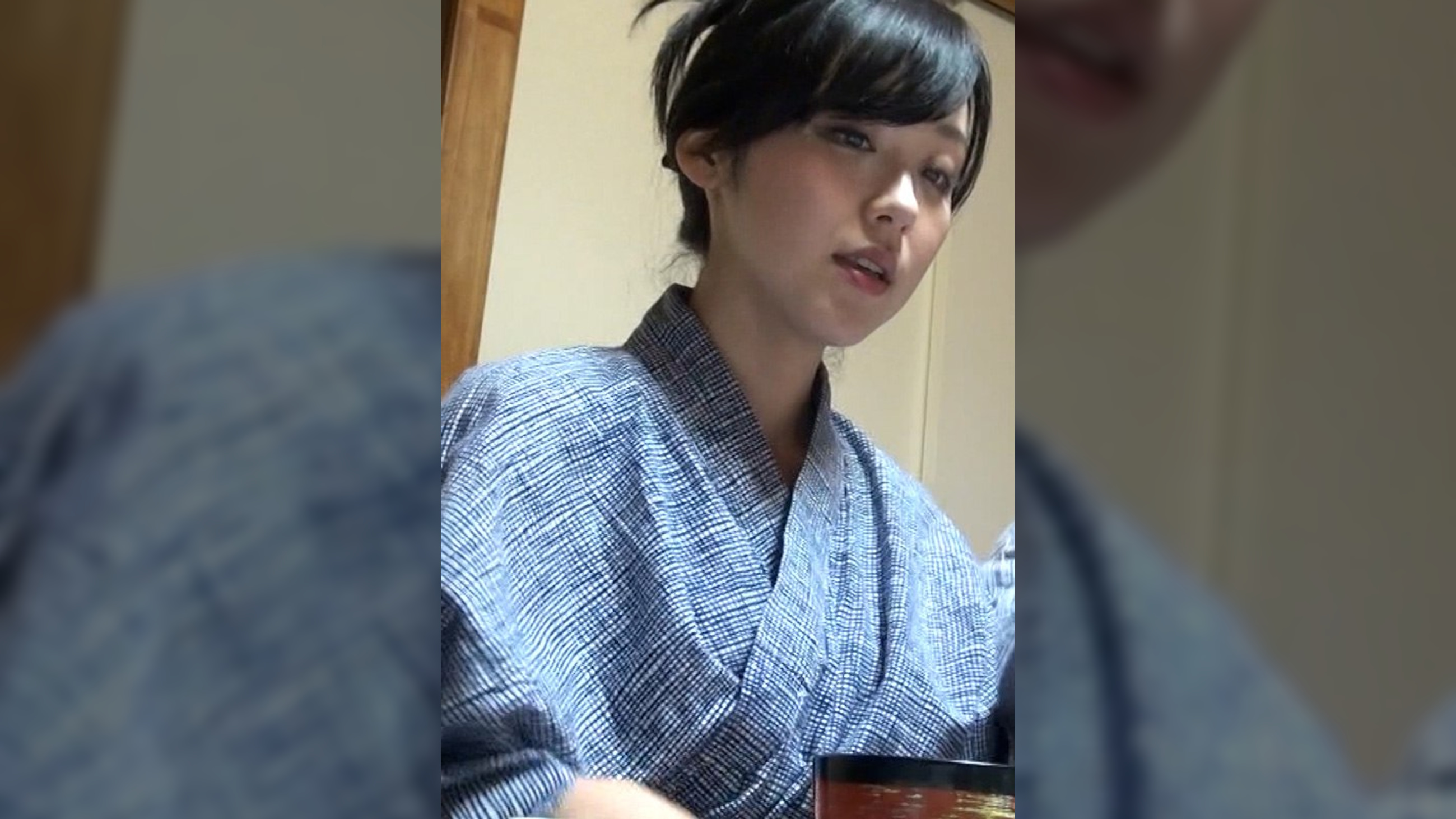 奥さん読モの温泉撮影旅行の夕食で●をのませて男優と二人きり…黒髪清楚系奥様も●いと温泉旅館の非日常感に性欲が爆発！