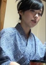 奥さん読モの温泉撮影旅行の夕食で●をのませて男優と二人きり…黒髪清楚系奥様も●いと温泉旅館の非日常感に性欲が爆発！