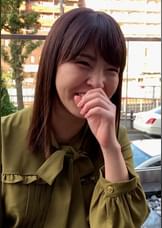 カフェでバイトしながら芸能活動をして歌手を目指してるSUZUちゃんを個撮テイでラブホにイン！