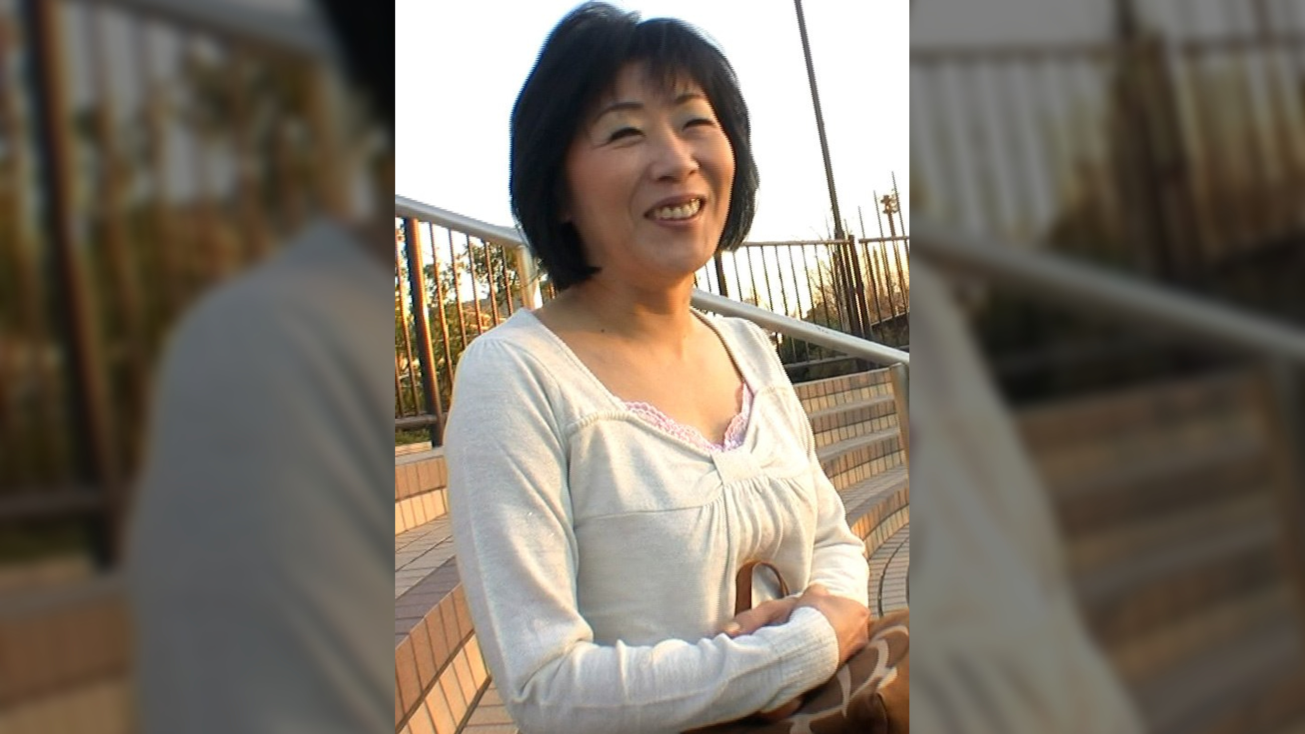 ひとりエッチが好きなどこにでもいそうな平凡な熟女が快楽を求めてAV出演！若い男根にしゃぶりつく濃厚中出し交尾！